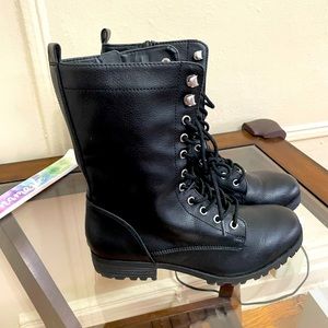 Girls size 7 combat boots